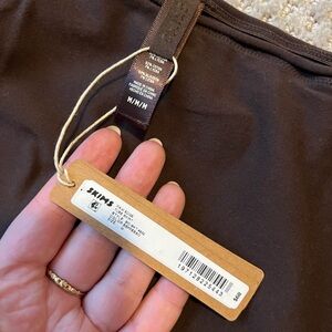 Skims Raw Edge Tube Skirt - Brown